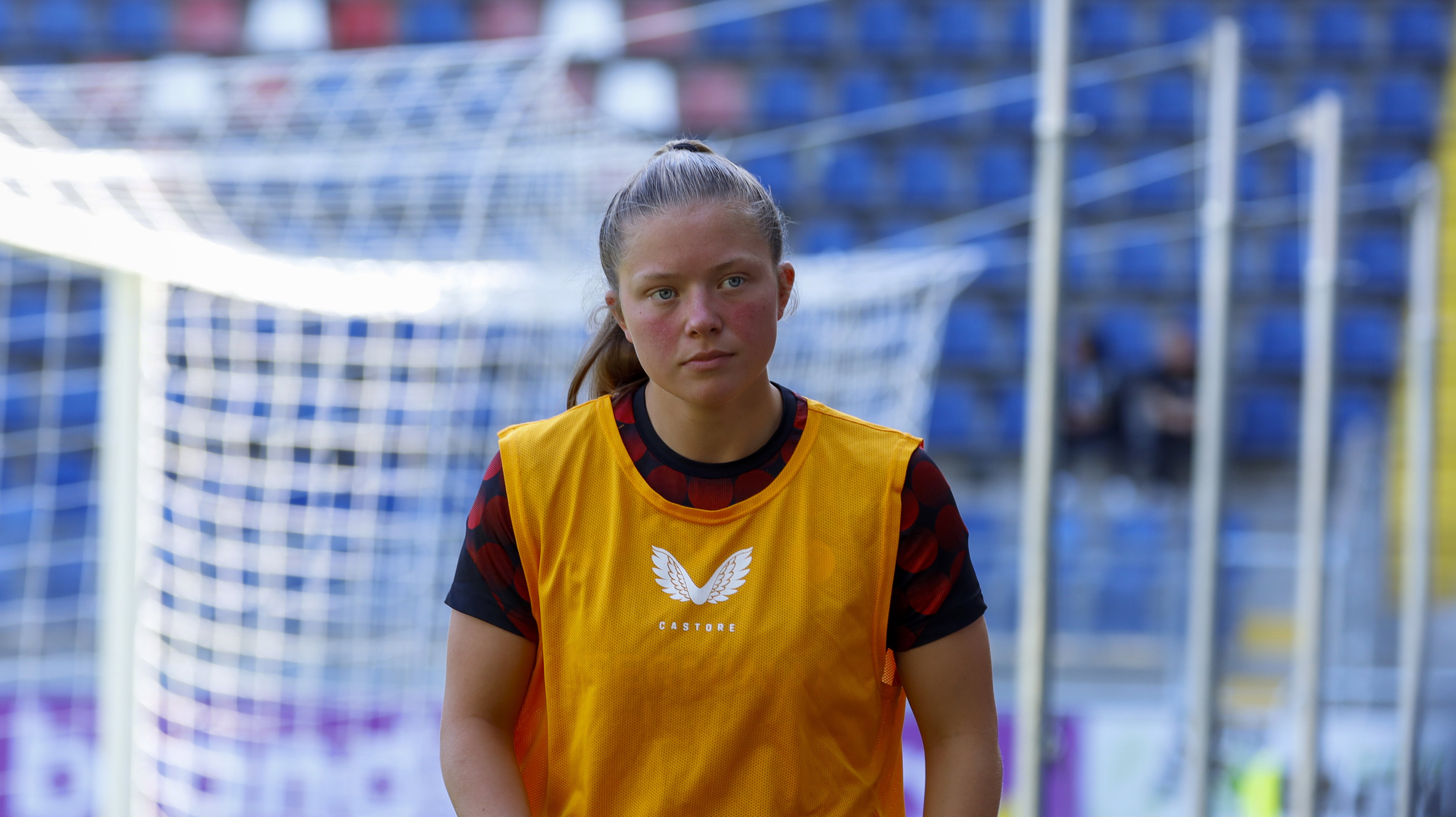 Romée van de Lavoir in de warming-up bij Feyenoord