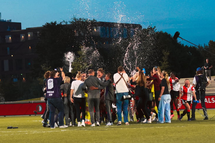 Feyenoord viert plaatsing voor de voorronde van de UEFA Women's Europa Cup