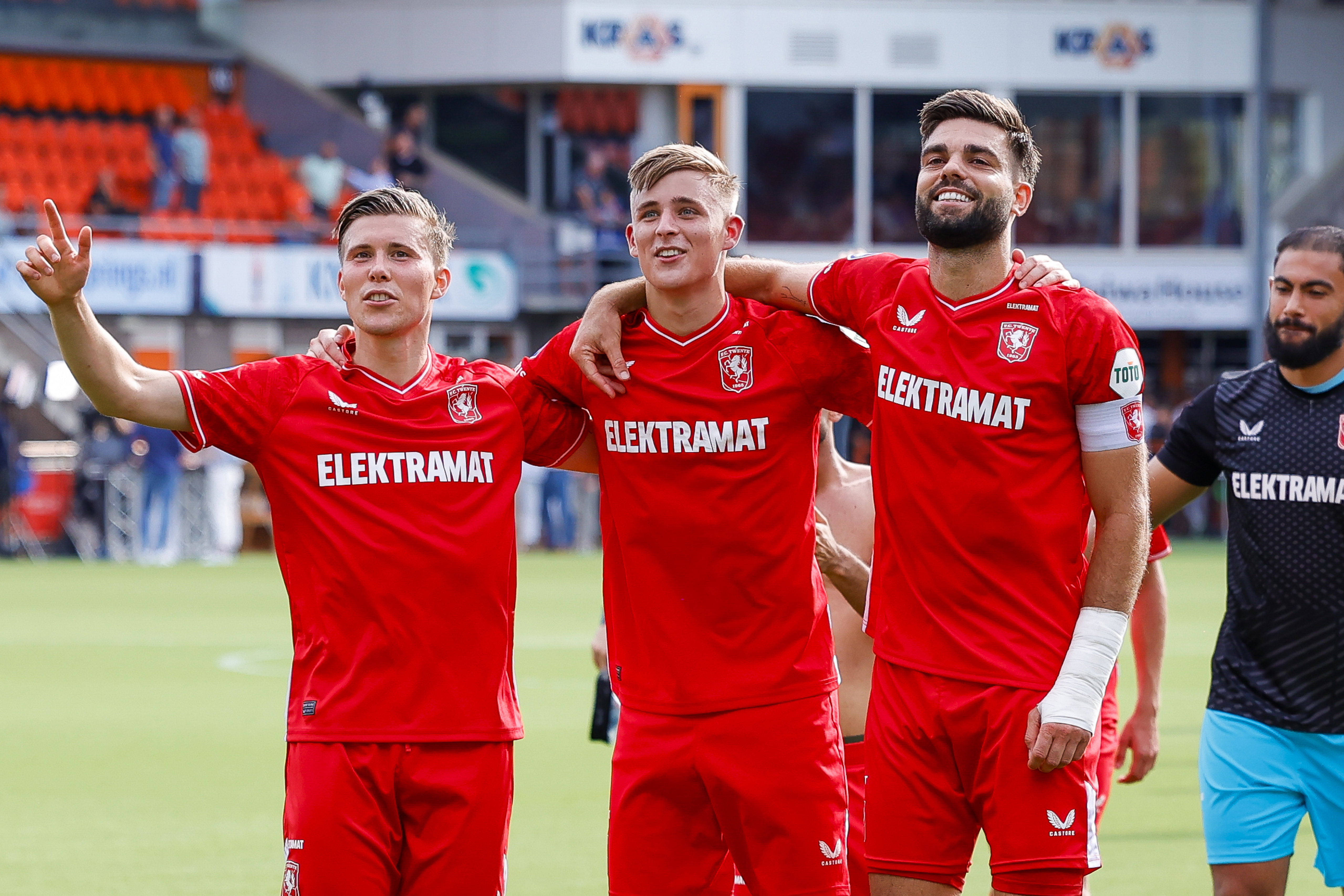 Alfons Sampsted, Max Bruns en Robin Pröpper