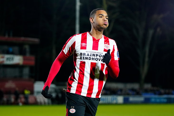 Cyril Ngonge namens PSV