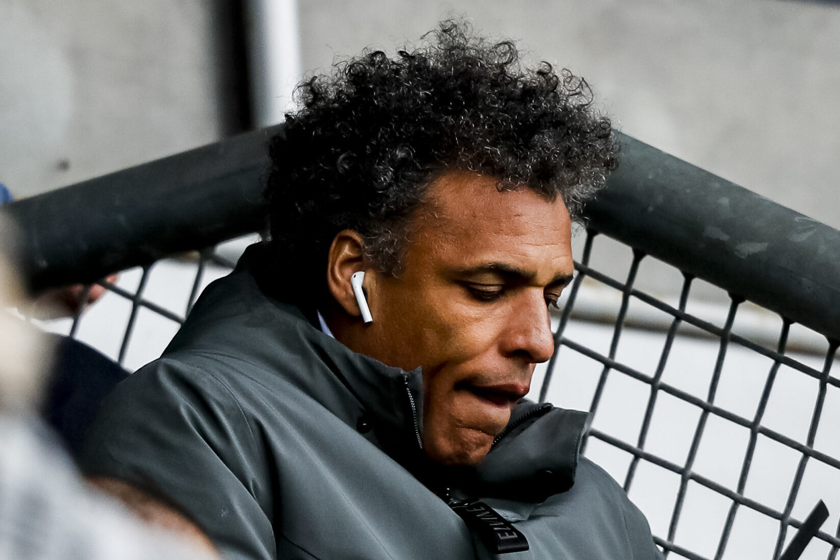 Pierre van Hooijdonk op de tribune