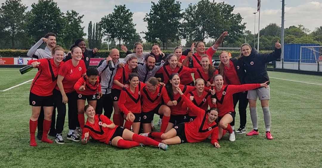 De speelsters van AFC Vrouwen 1