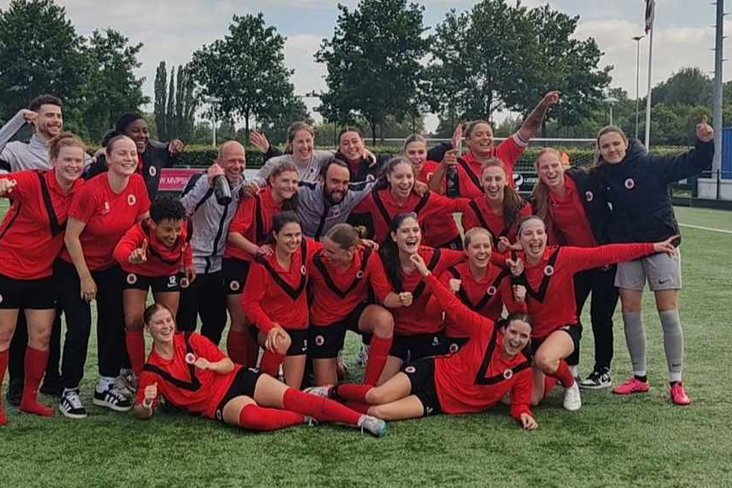 De speelsters van AFC Vrouwen 1