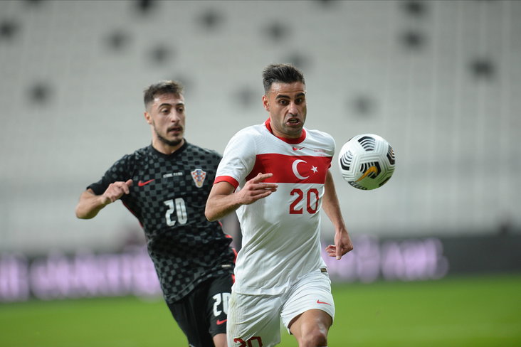 Deniz Türüc in het shirt van Turkije