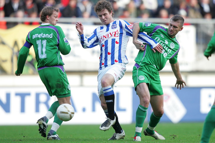 Michael Bradley met Erik Nevland en Evgeniy Levchenko
