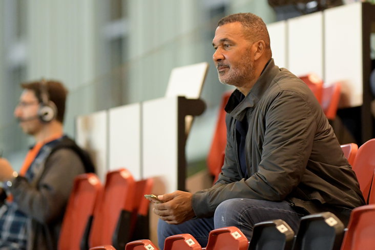 Ruud Gullit op de tribune