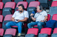 Bert van Losser en Jan van Staa op de tribune bij FC Twente