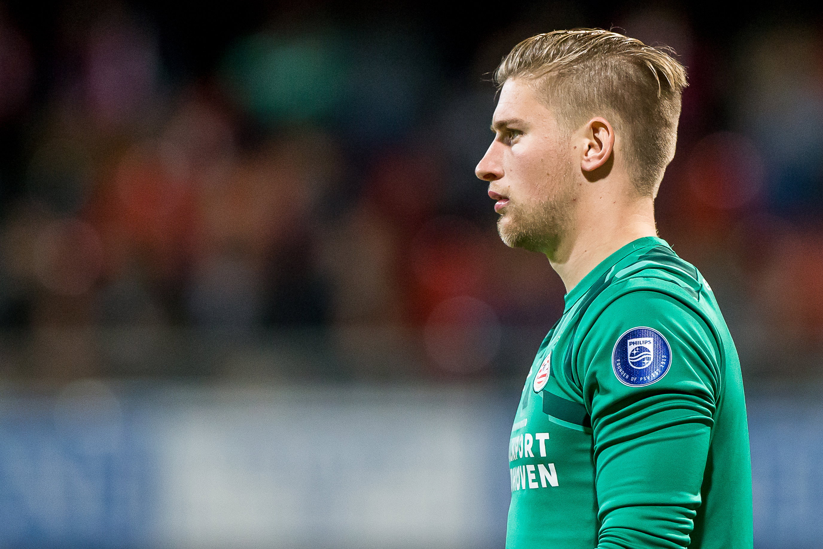 Mike van de Meulenhof namens Jong PSV