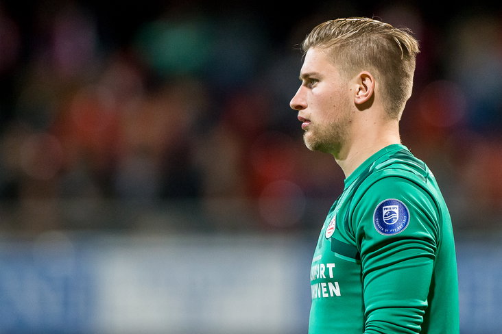 Mike van de Meulenhof namens Jong PSV