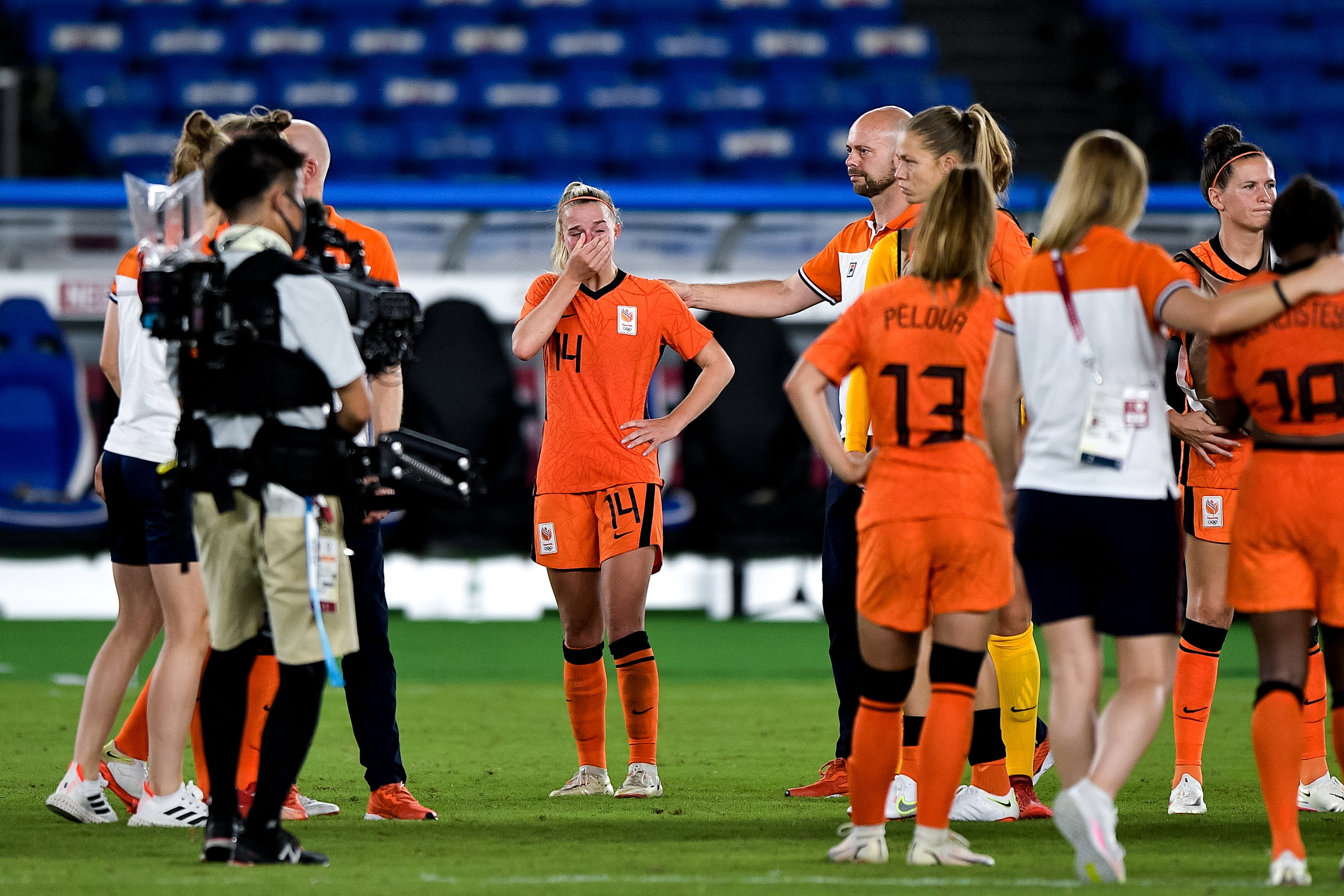 Teleurstelling bij Jackie Groenen na de nederlaag op de Olympische Spelen in 2021