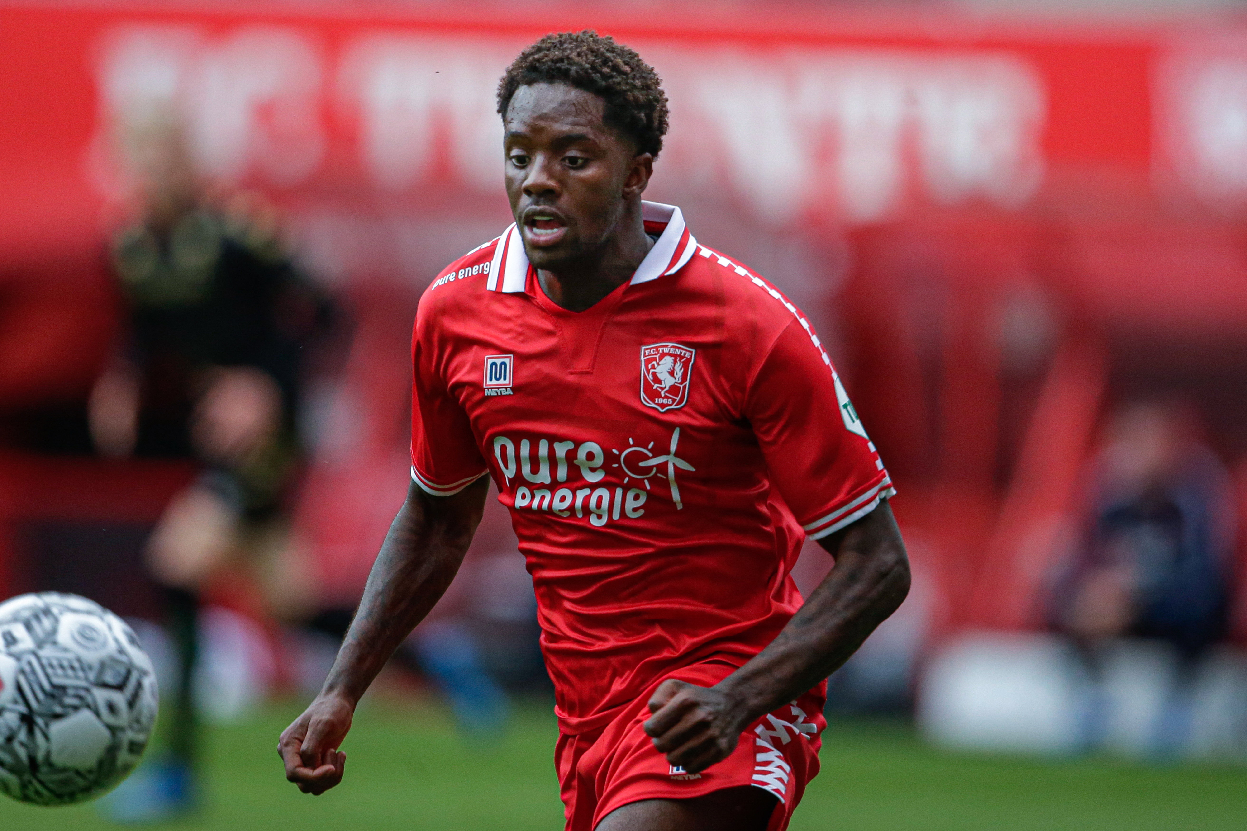 Queensy Menig bij FC Twente