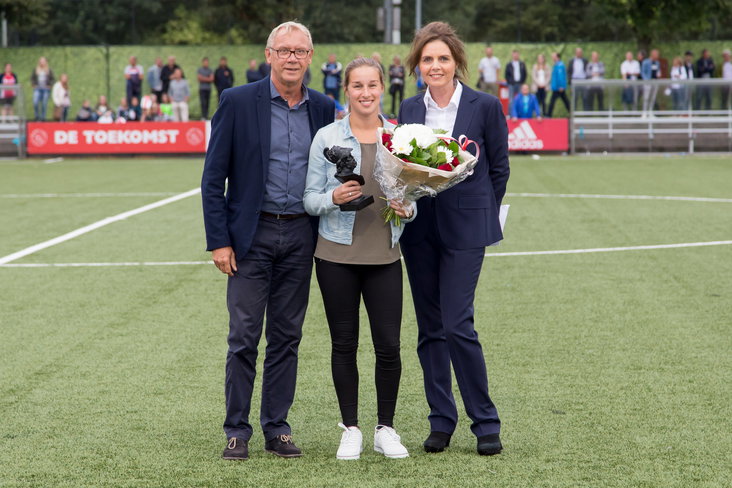 Ajax nam in 2016 afscheid van Mandy Versteegt