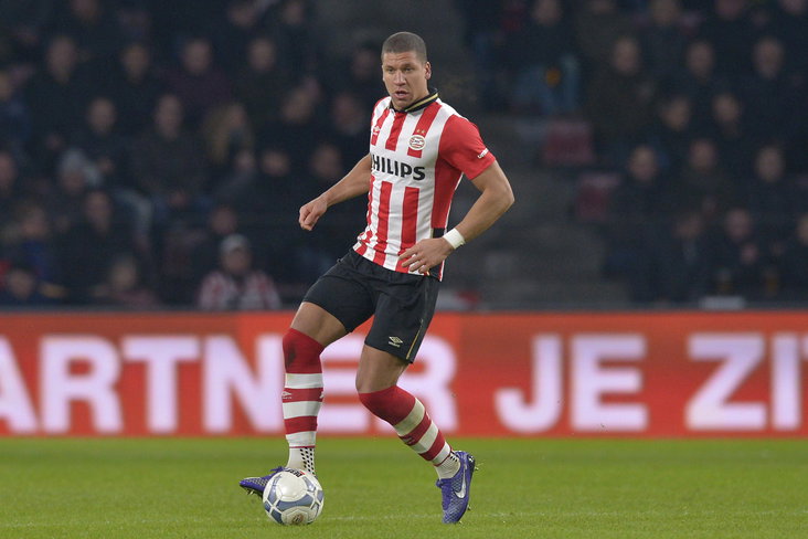 Jeffrey Bruma in actie voor PSV