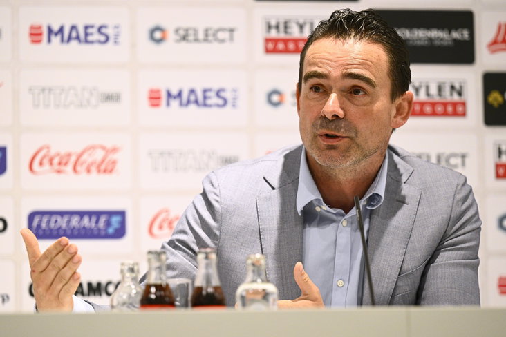 Marc Overmars bij zijn presentatie bij Antwerp FC