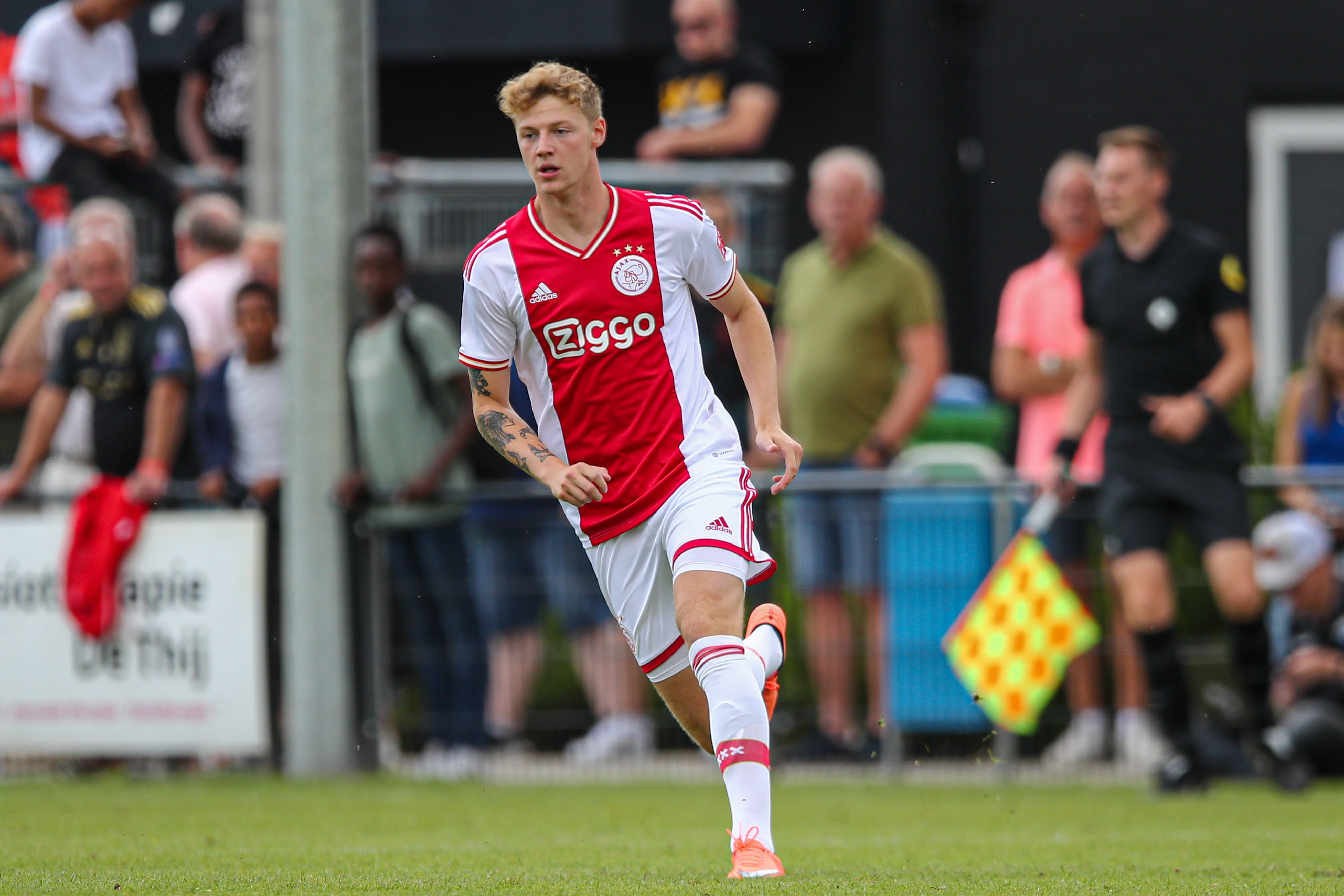 Eskild Dall in actie voor Ajax O18