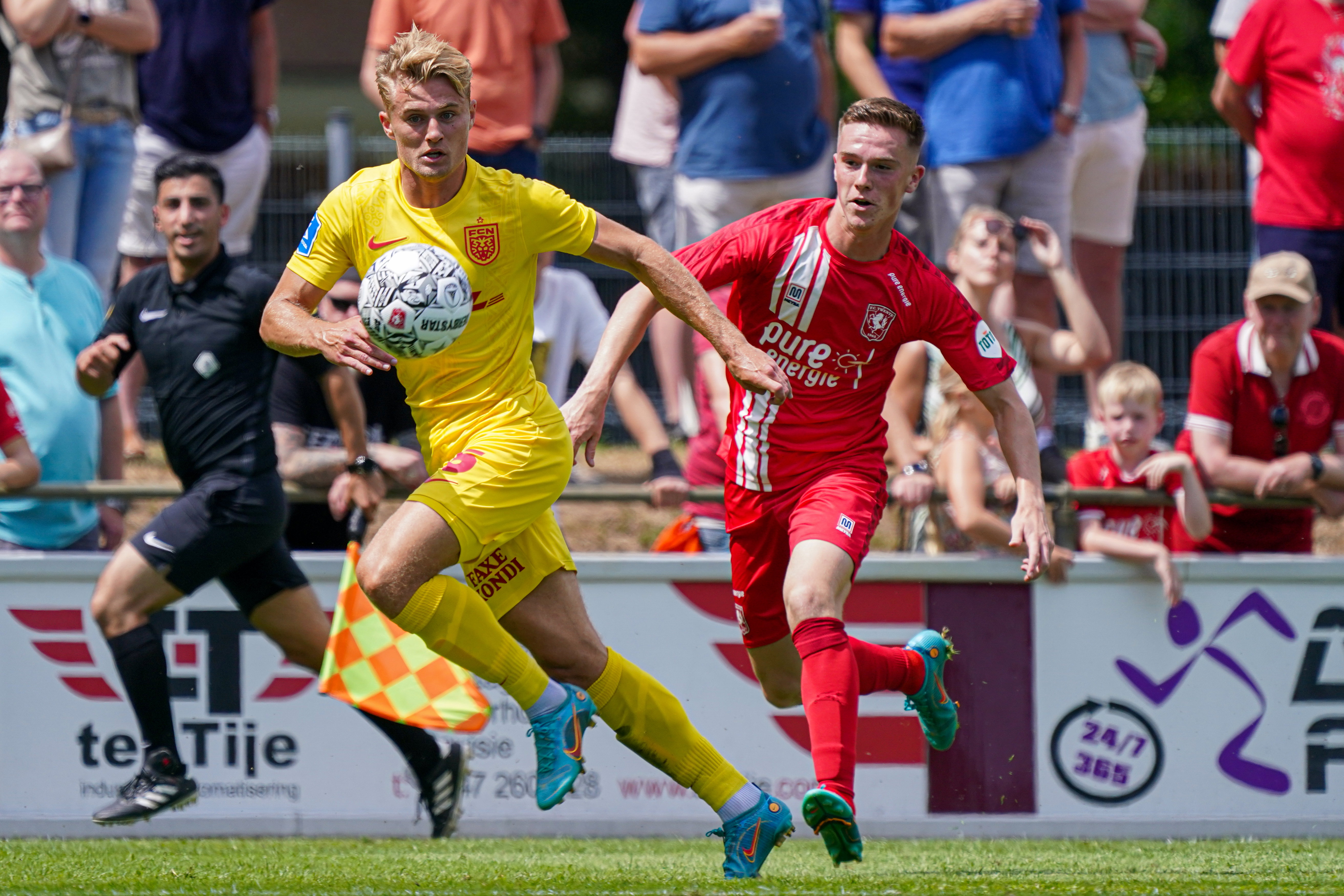 Daan Rots in actie tegen FC Nordsjaelland in 2022