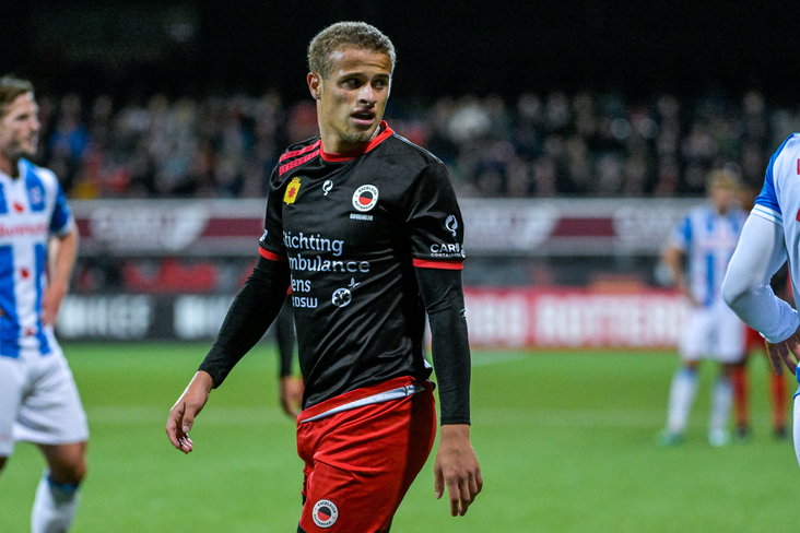 Kenzo Goudmijn in actie tegen SC Heerenveen