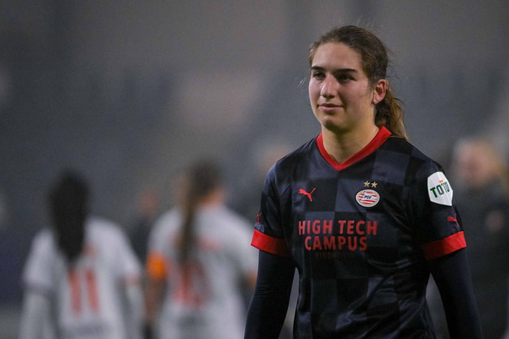 Emmeke Henschen in 2022 bij PSV