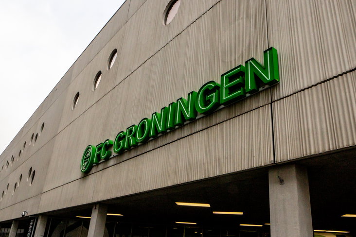 Het logo van FC Groningen op de Euroborg