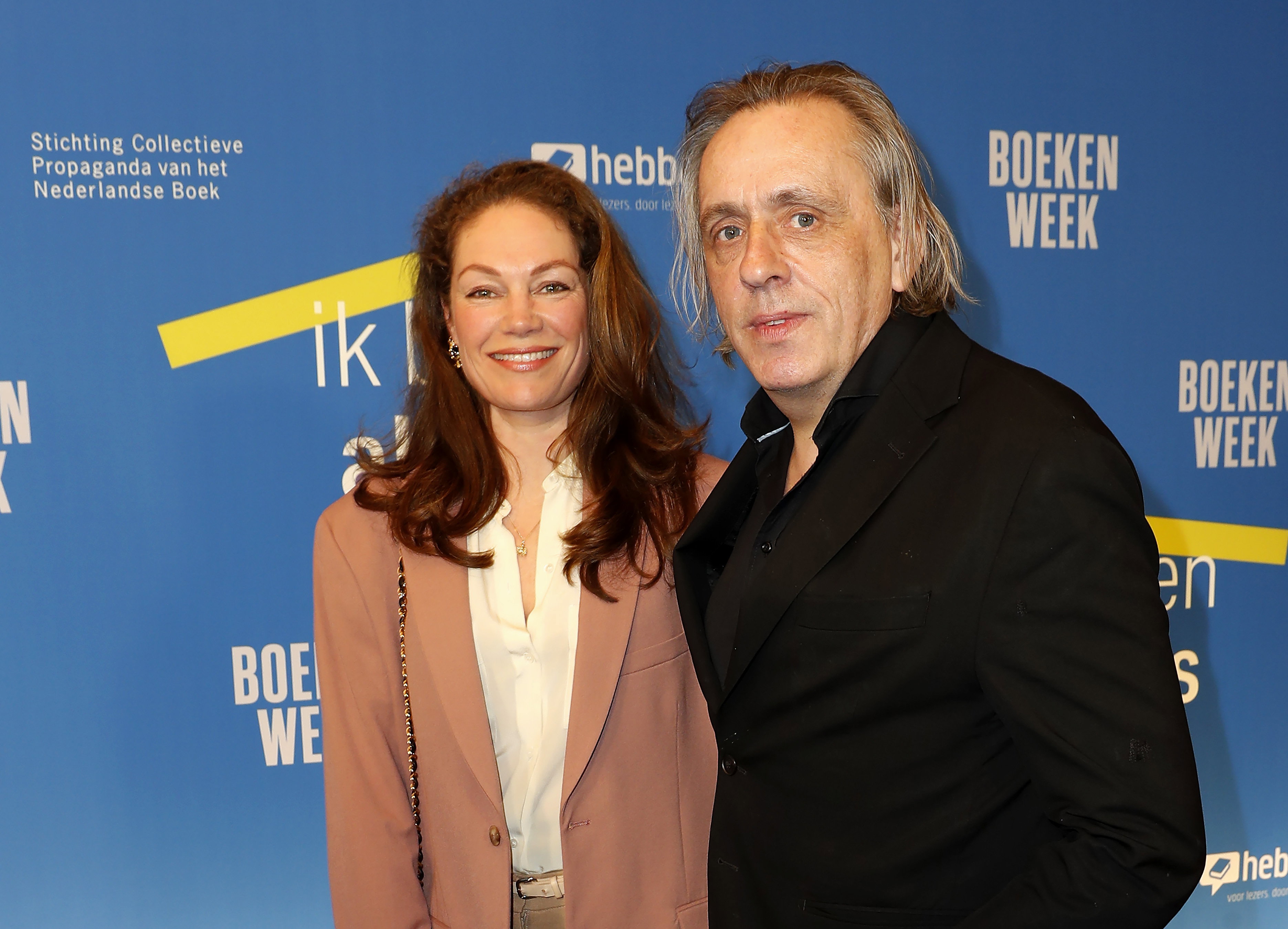 Marcel van Roosmalen met zijn partner Eva Hoeke bij de Boekenweek