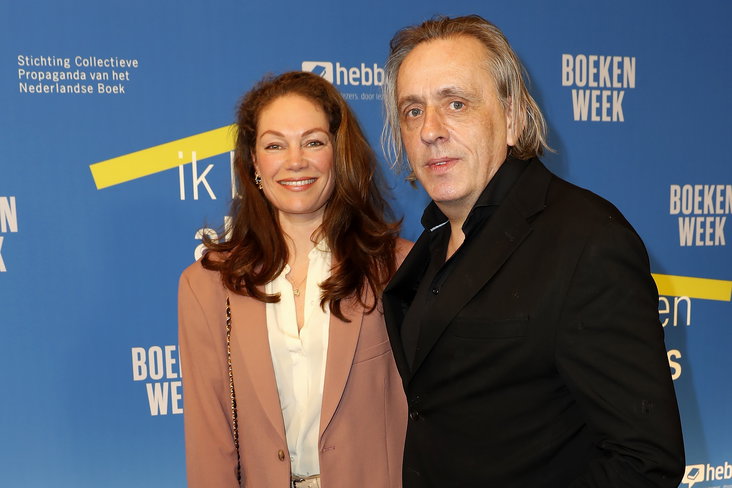 Marcel van Roosmalen met zijn partner Eva Hoeke bij de Boekenweek