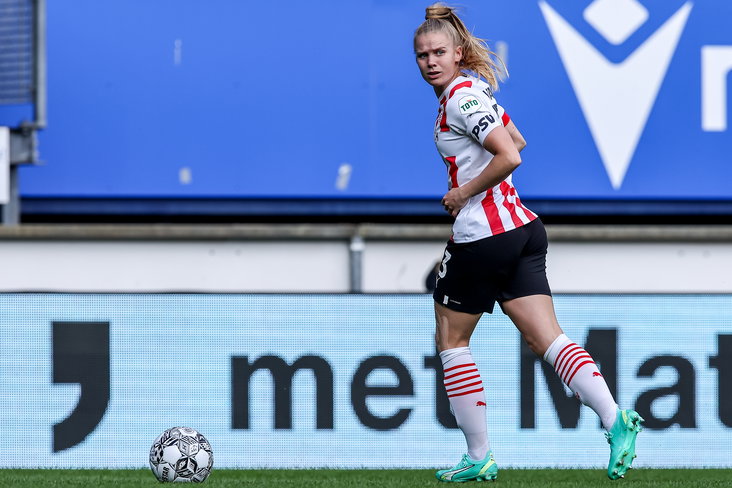 Kika van Es in actie namens PSV