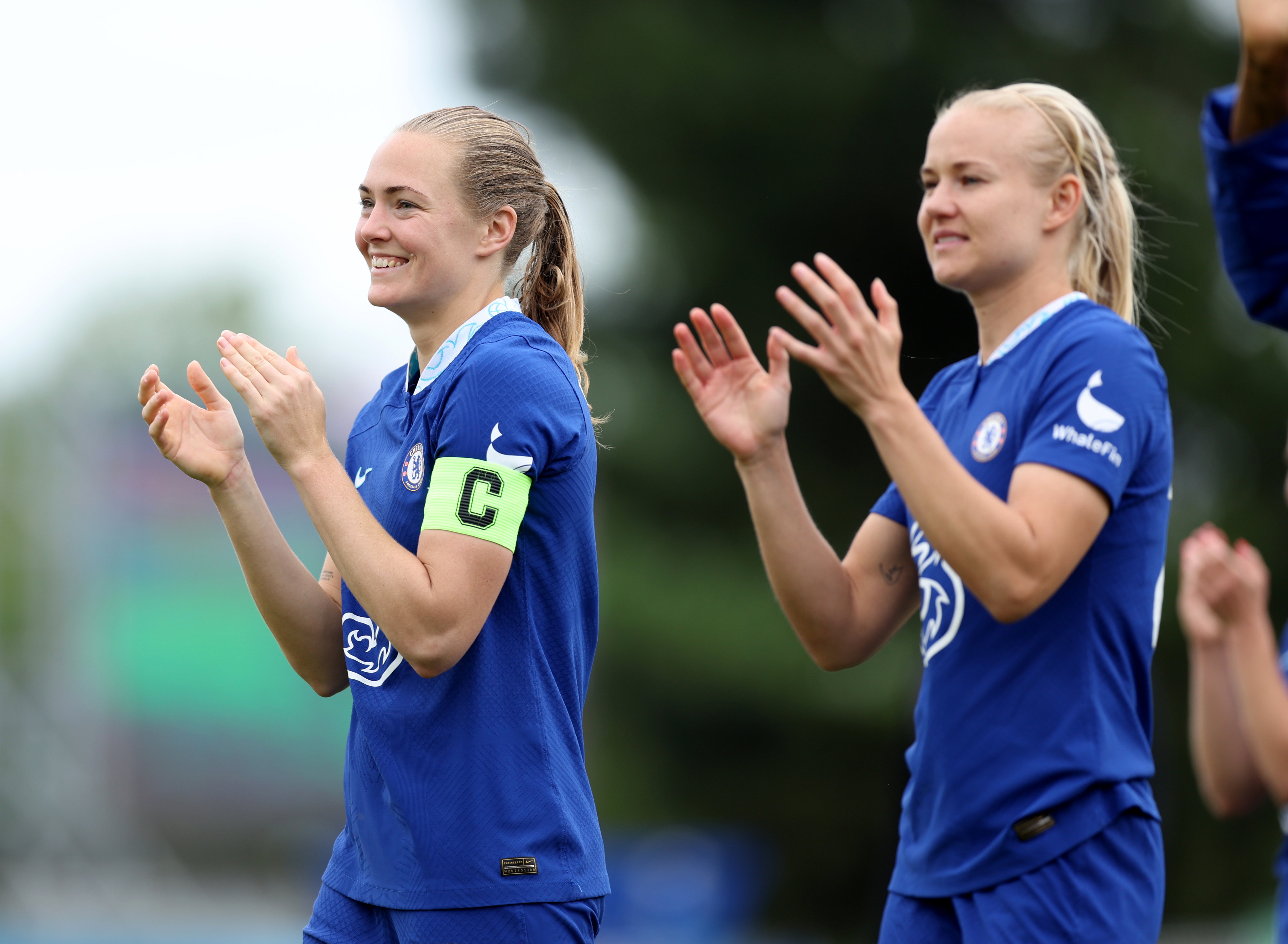 Magdalena Eriksson (l.) en Pernille Harder, hier nog bij Chelsea