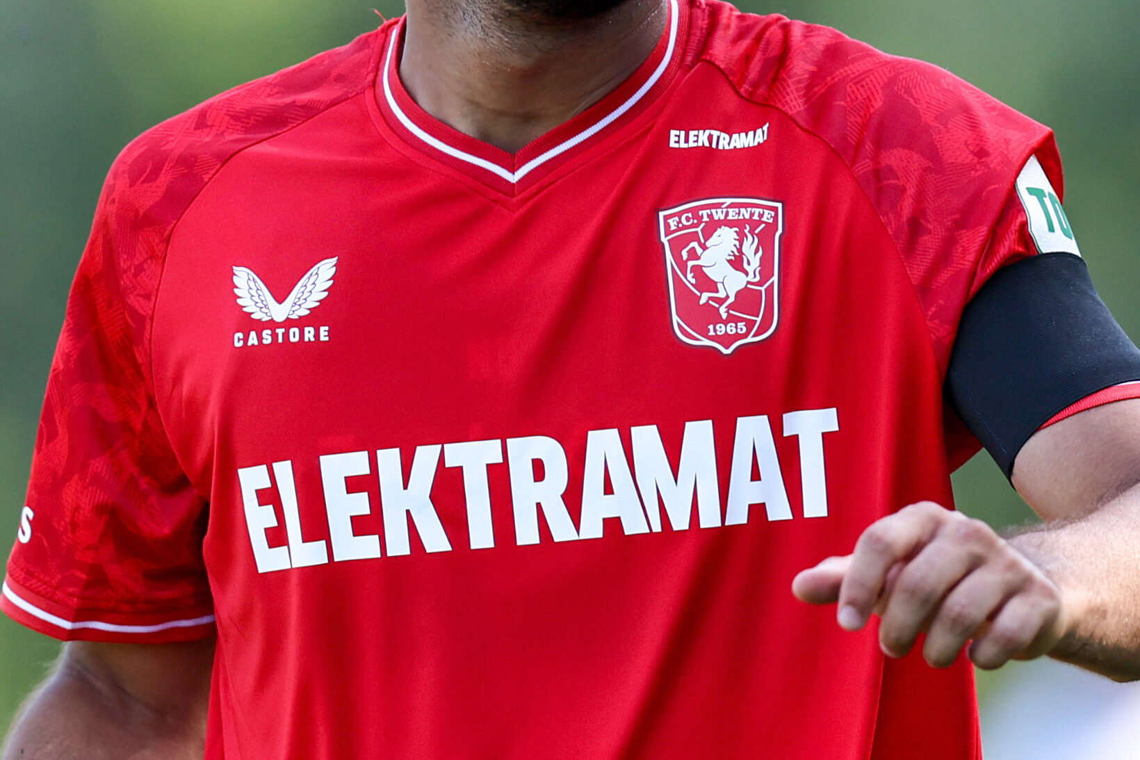 Elektramat op het nieuwe thuisshirt van FC Twente