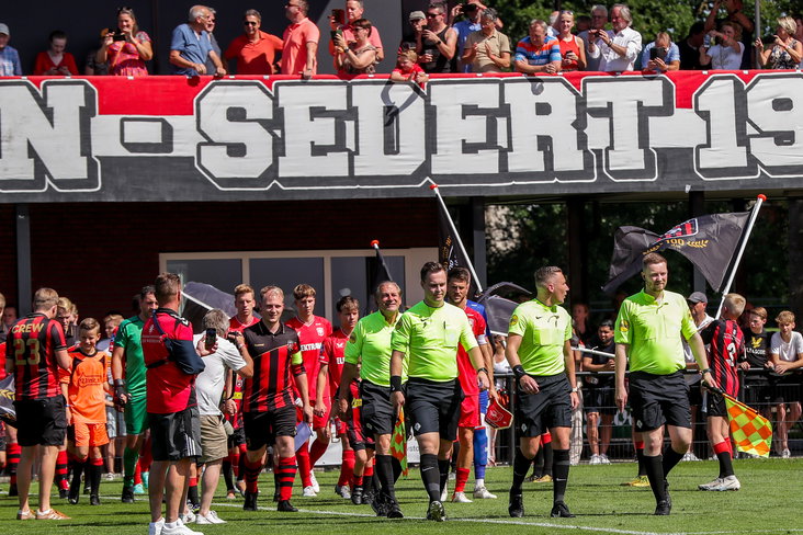 De opkomst bij Rood Zwart - FC Twente
