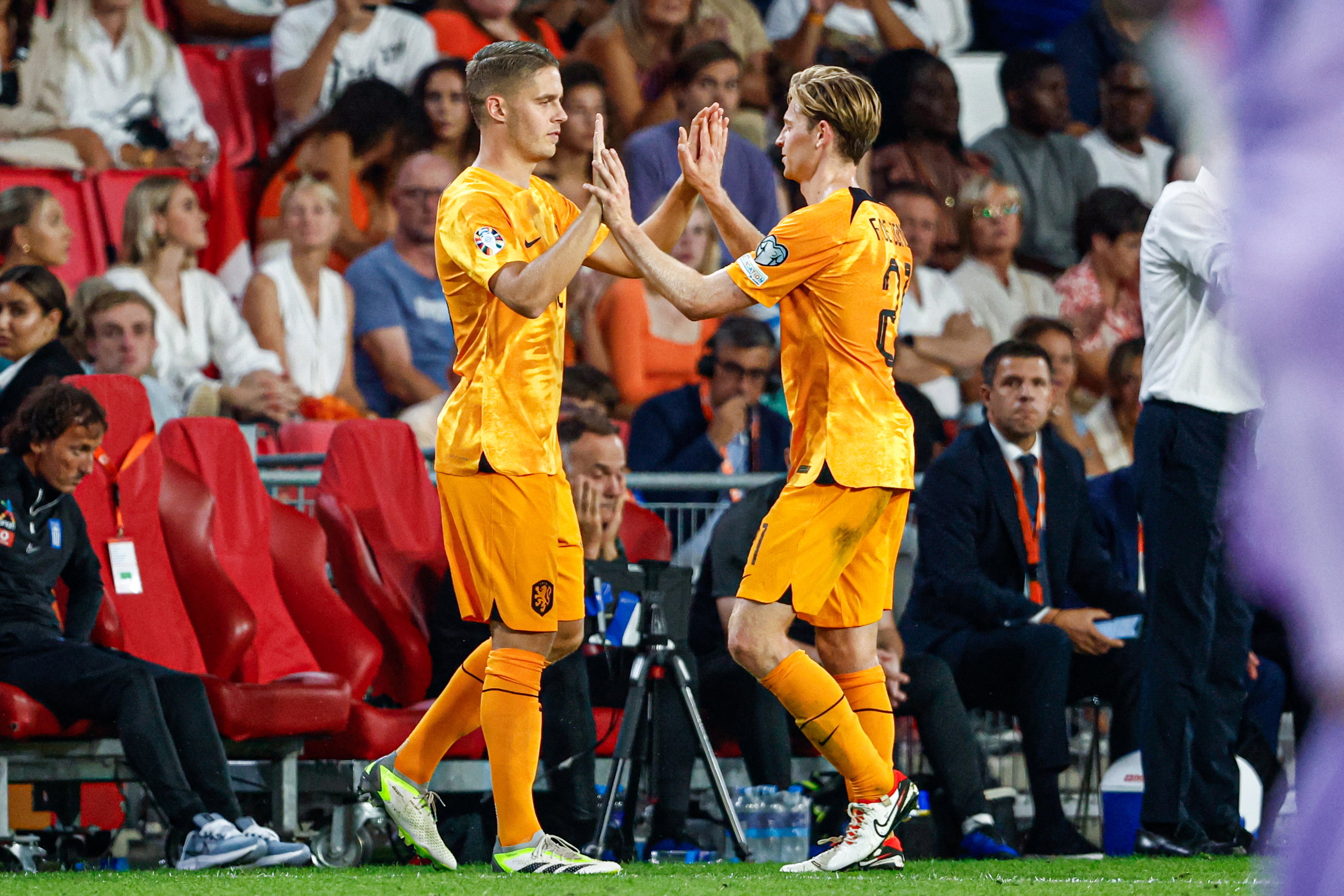 Joey Veerman vervangt Frenkie de Jong