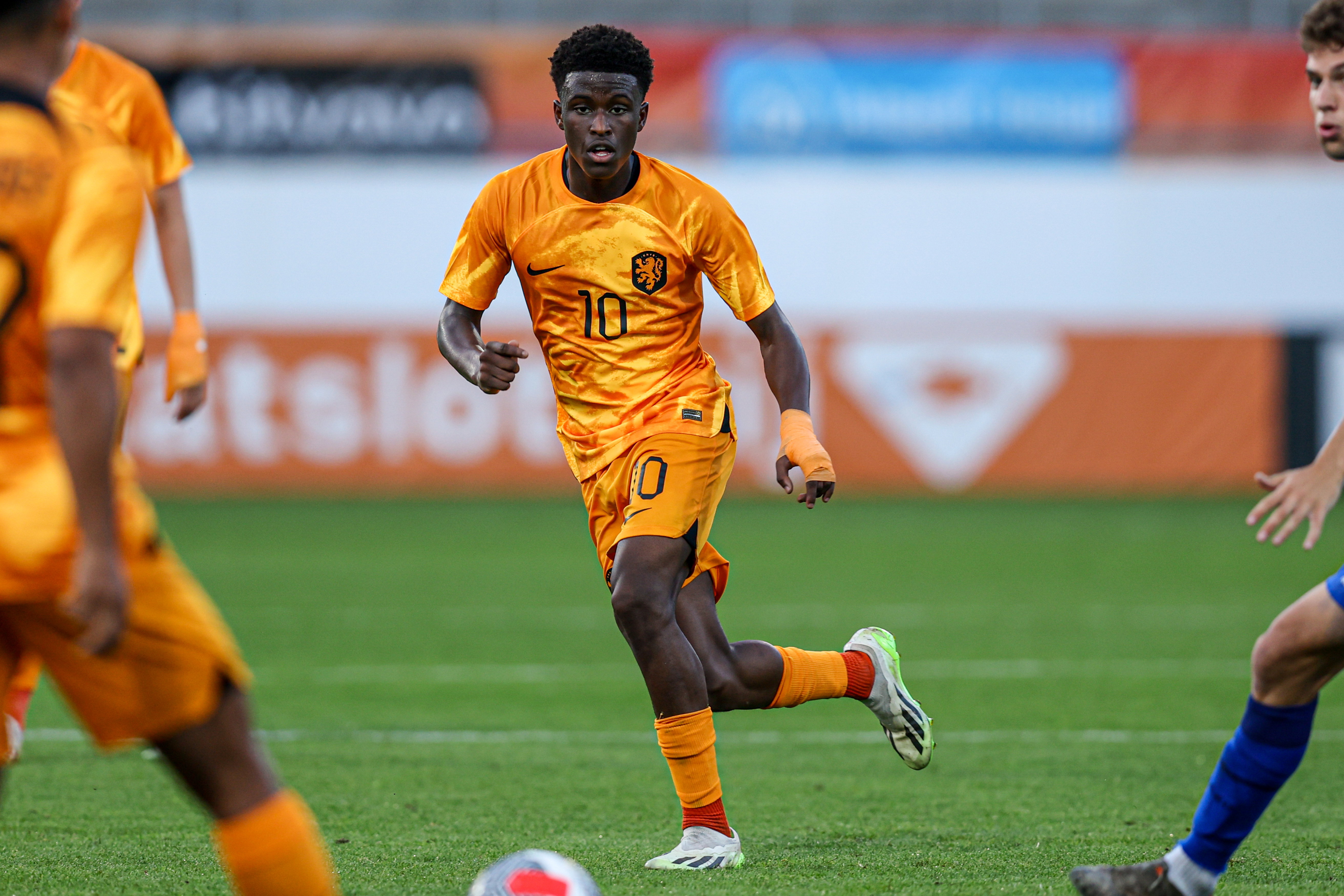 Isaac Babadi voor Jong Oranje
