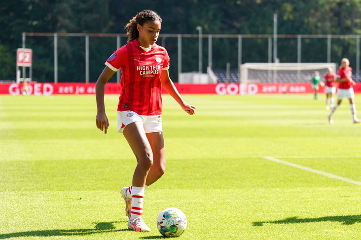 Nina Nijstad in actie namens PSV