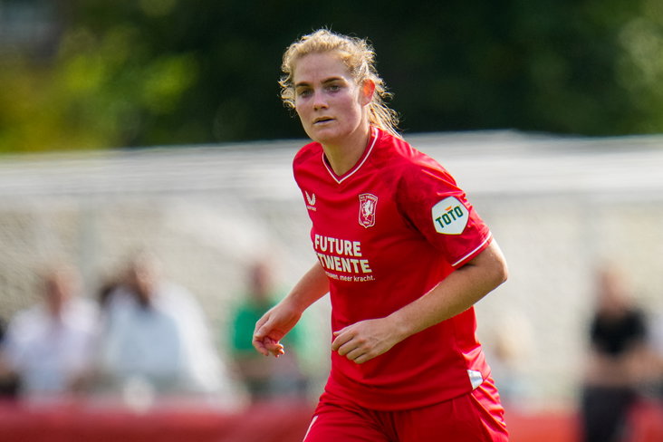 Taylor Ziemer in actie namens FC Twente