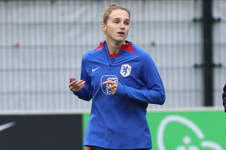 Vivianne Miedema op de training van Oranje