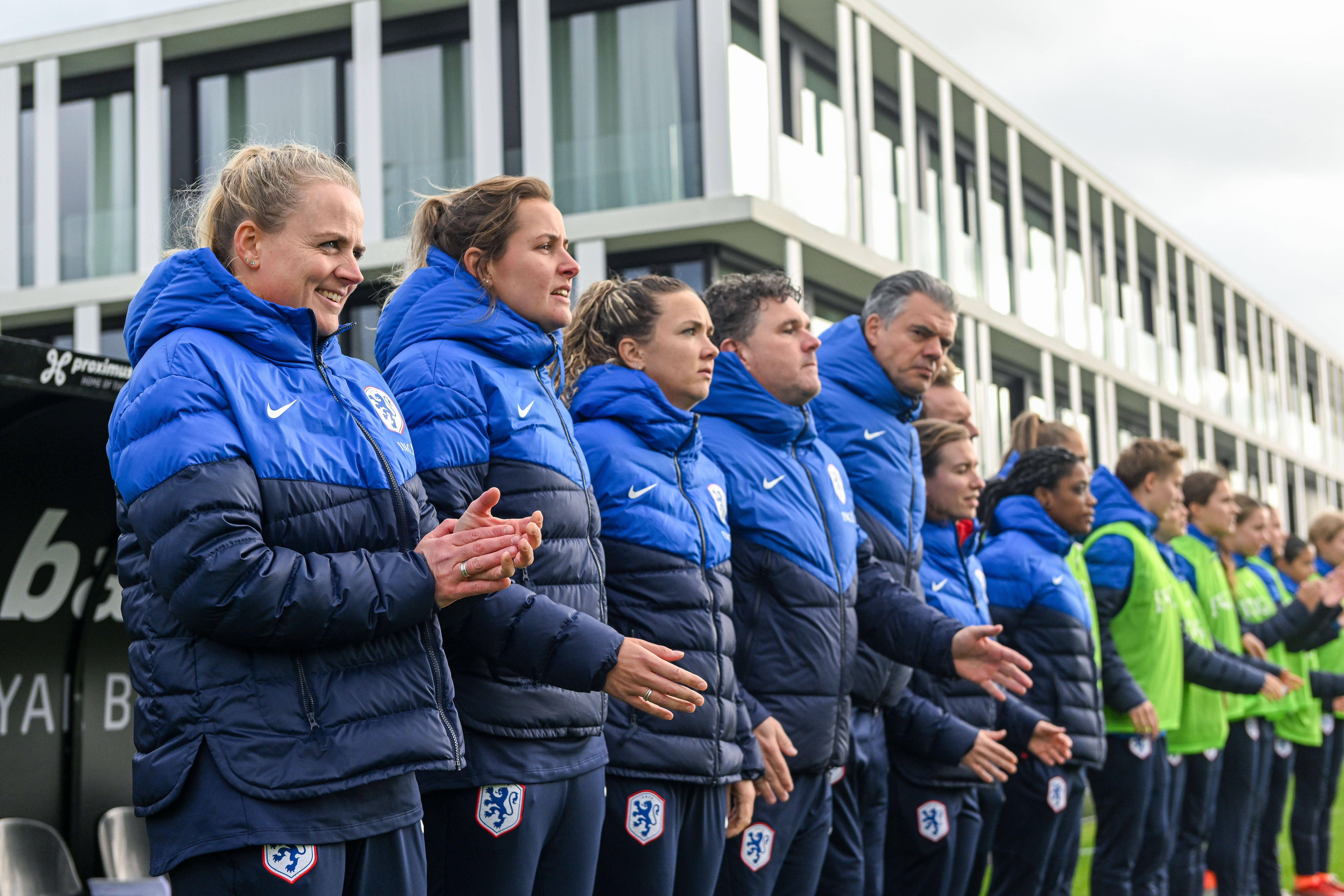 Roos Kwakkenbos en haar staf