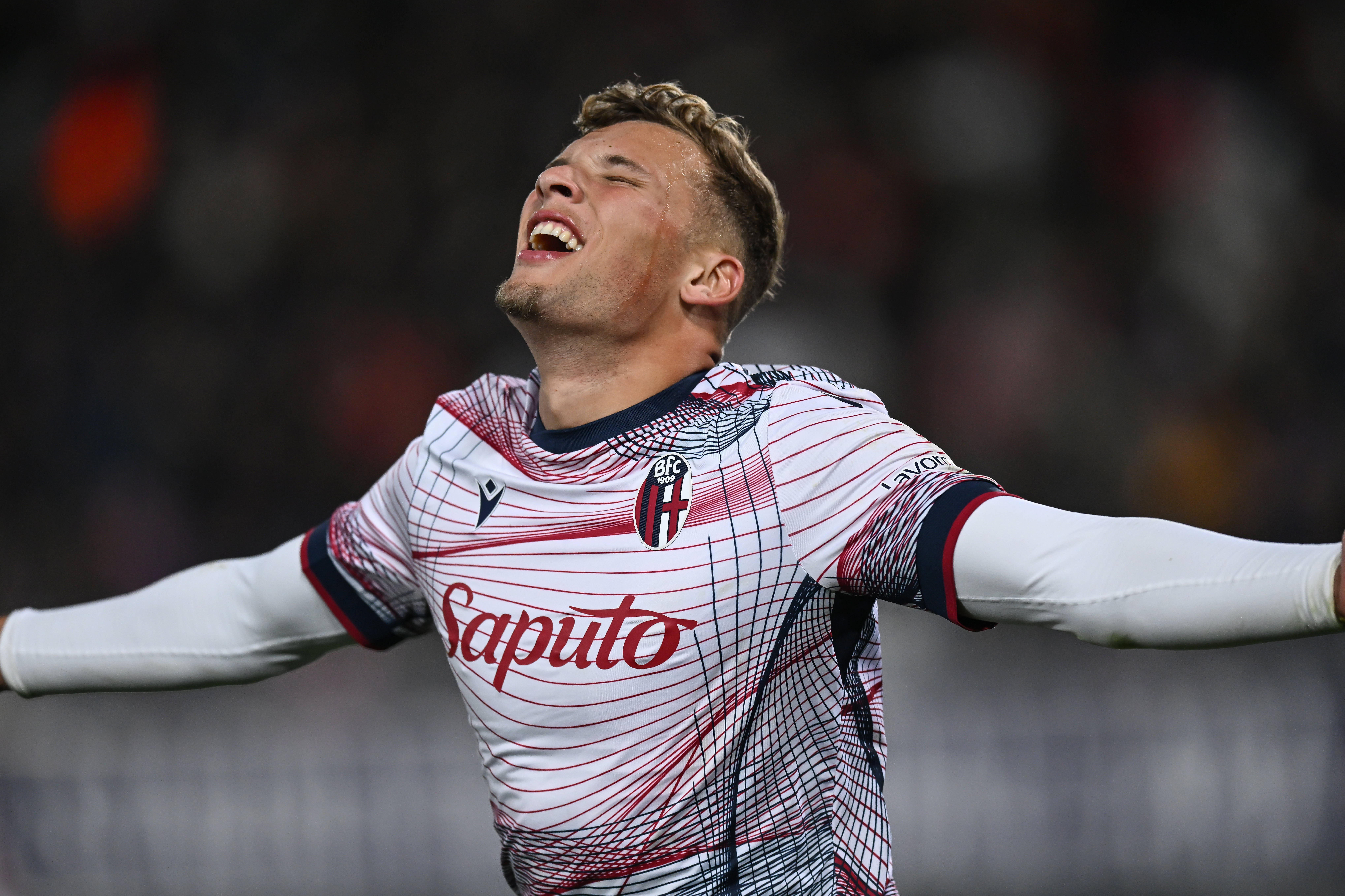 Ontlading bij Sydney van Hooijdonk na zijn goal voor Bologna