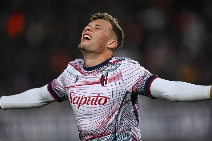 Ontlading bij Sydney van Hooijdonk na zijn goal voor Bologna
