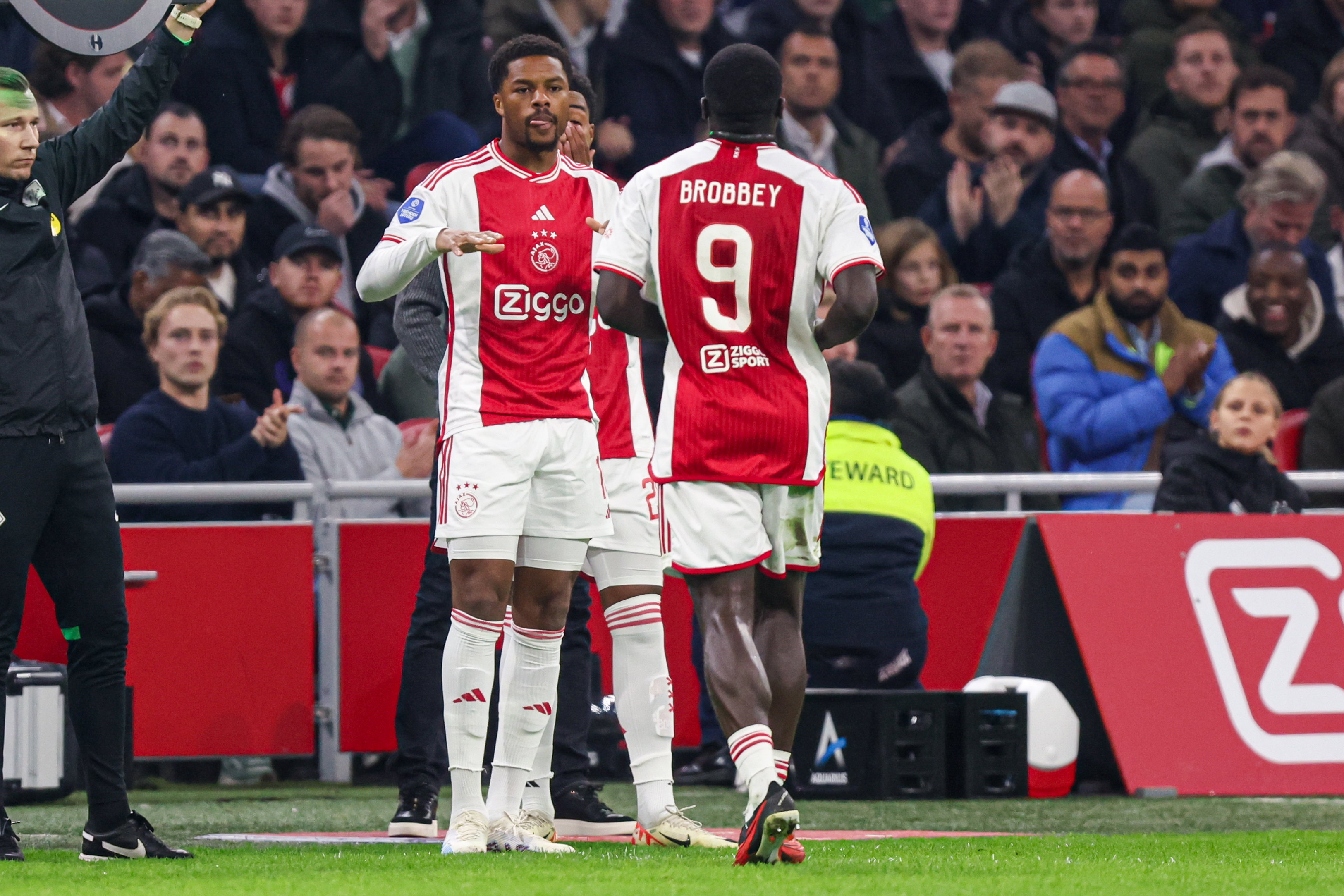 Chuba Akpom en Brian Brobbey