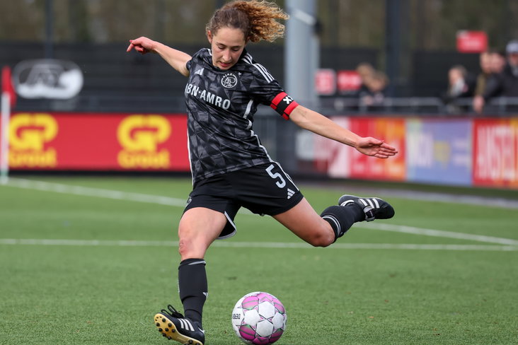 Soraya Verhoeve in actie namens Ajax