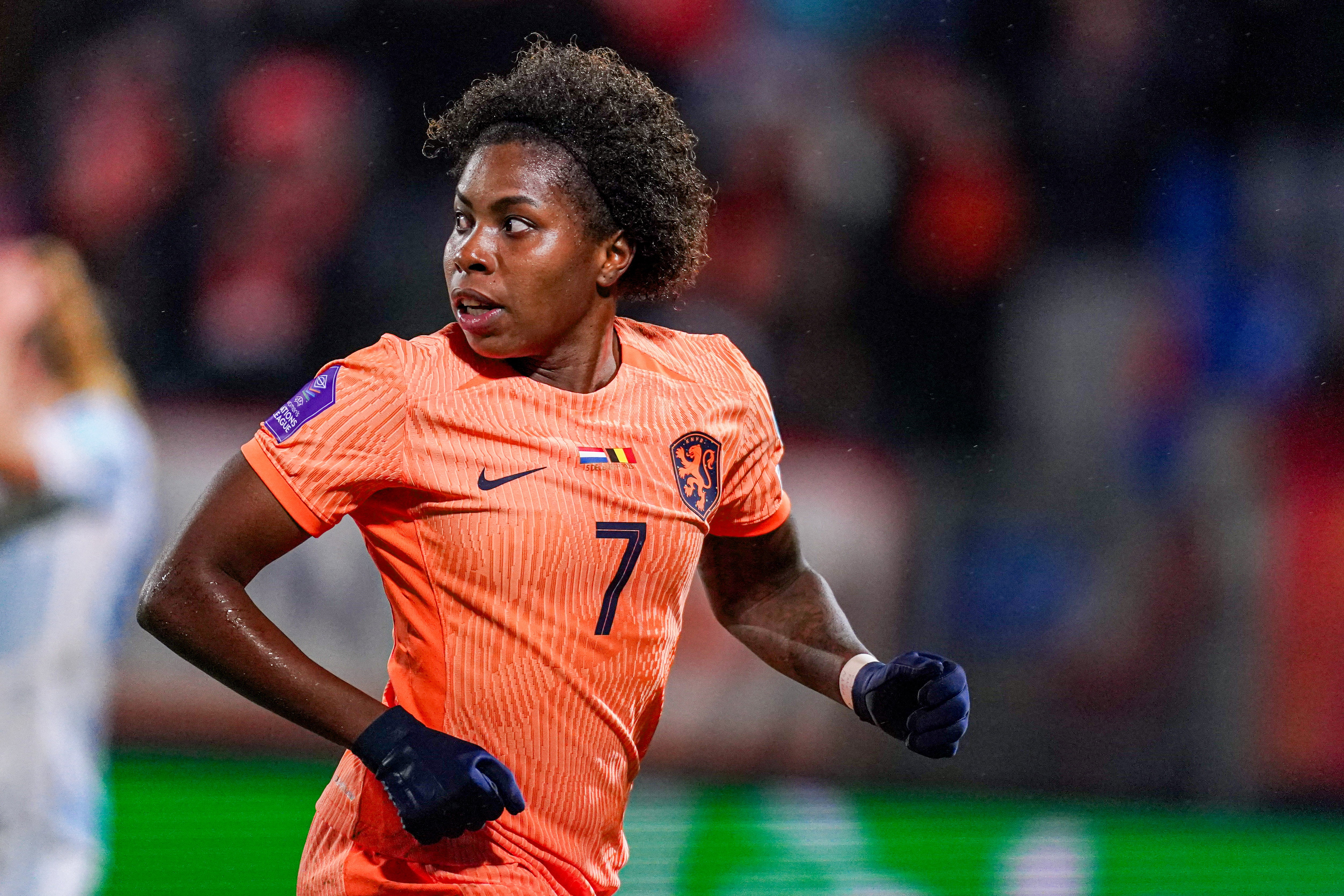 Lineth Beerensteyn in actie namens de OranjeLeeuwinnen