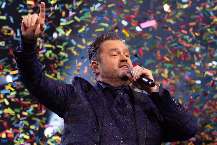 Frans Duijts zingt een liedje