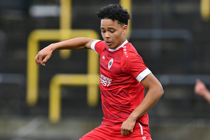 Nolhan Courtens voor Royal Antwerp