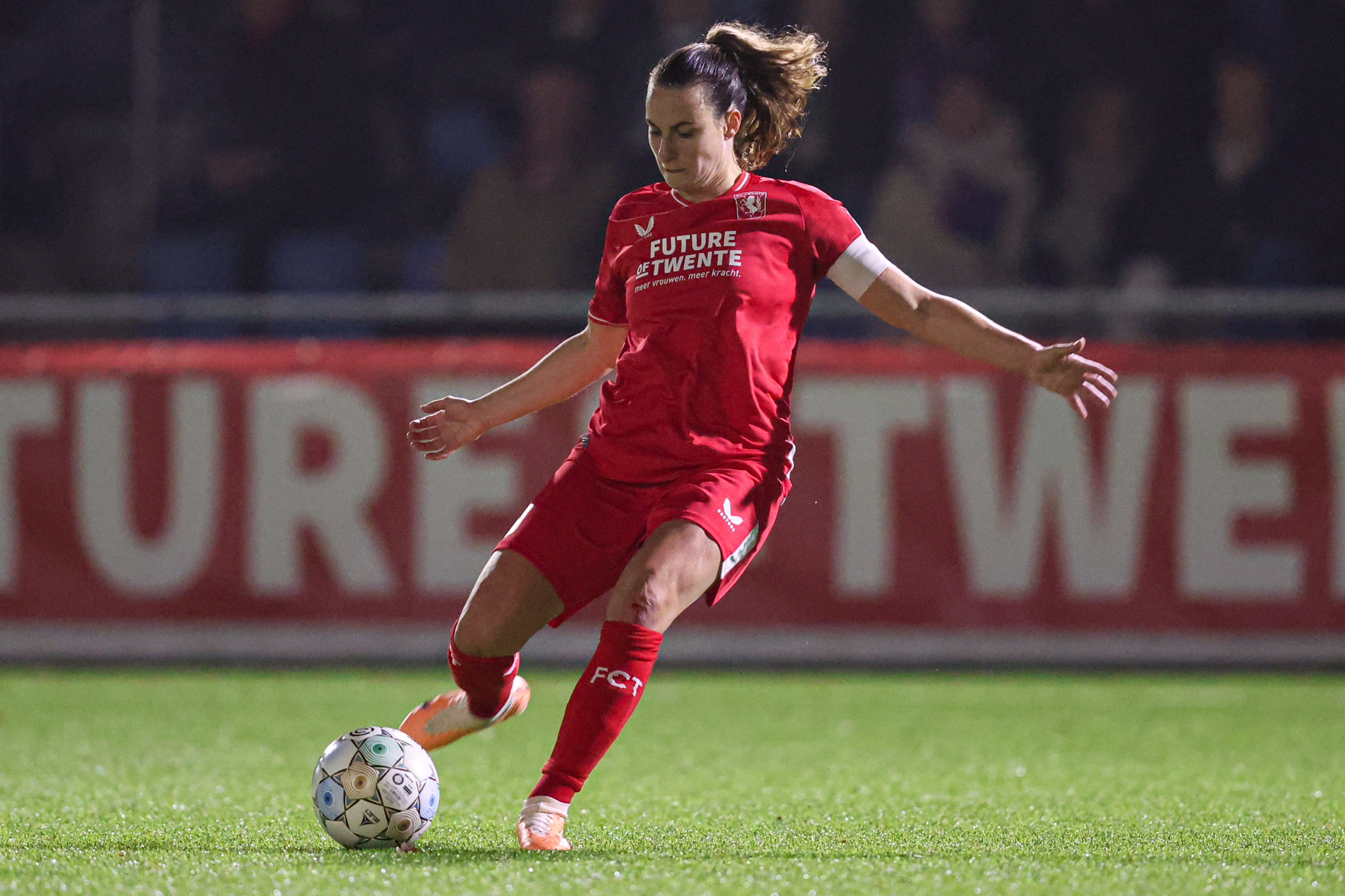 Renate Jansen in actie namens FC Twente