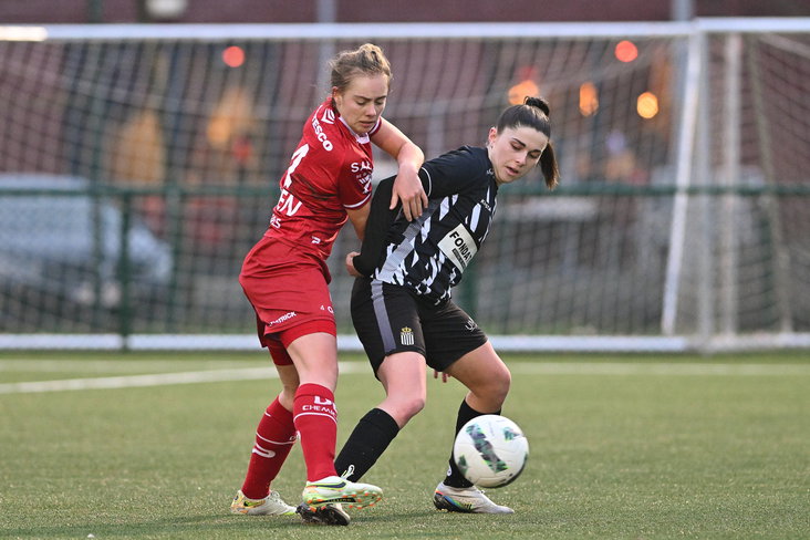 Lotte Jansen in duel namens Zulte Waregem