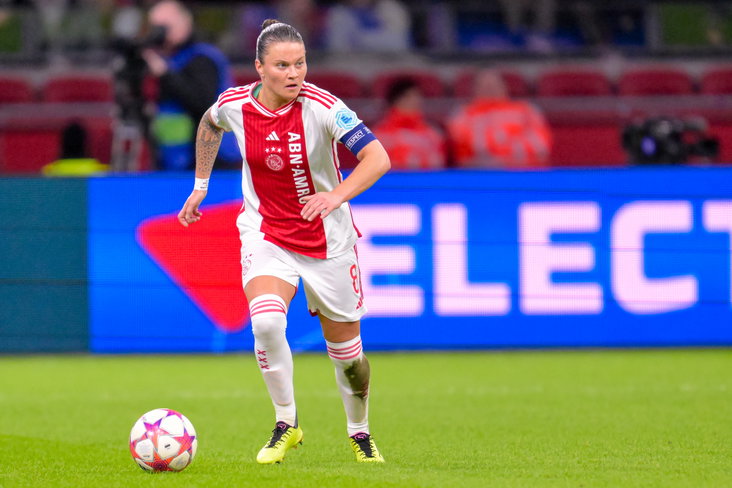 Sherida Spitse aan de bal