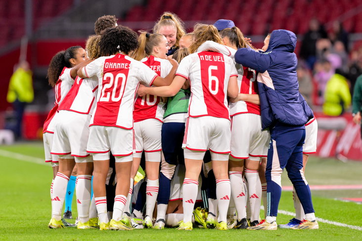Ajax viert de overwinning in de Champions League