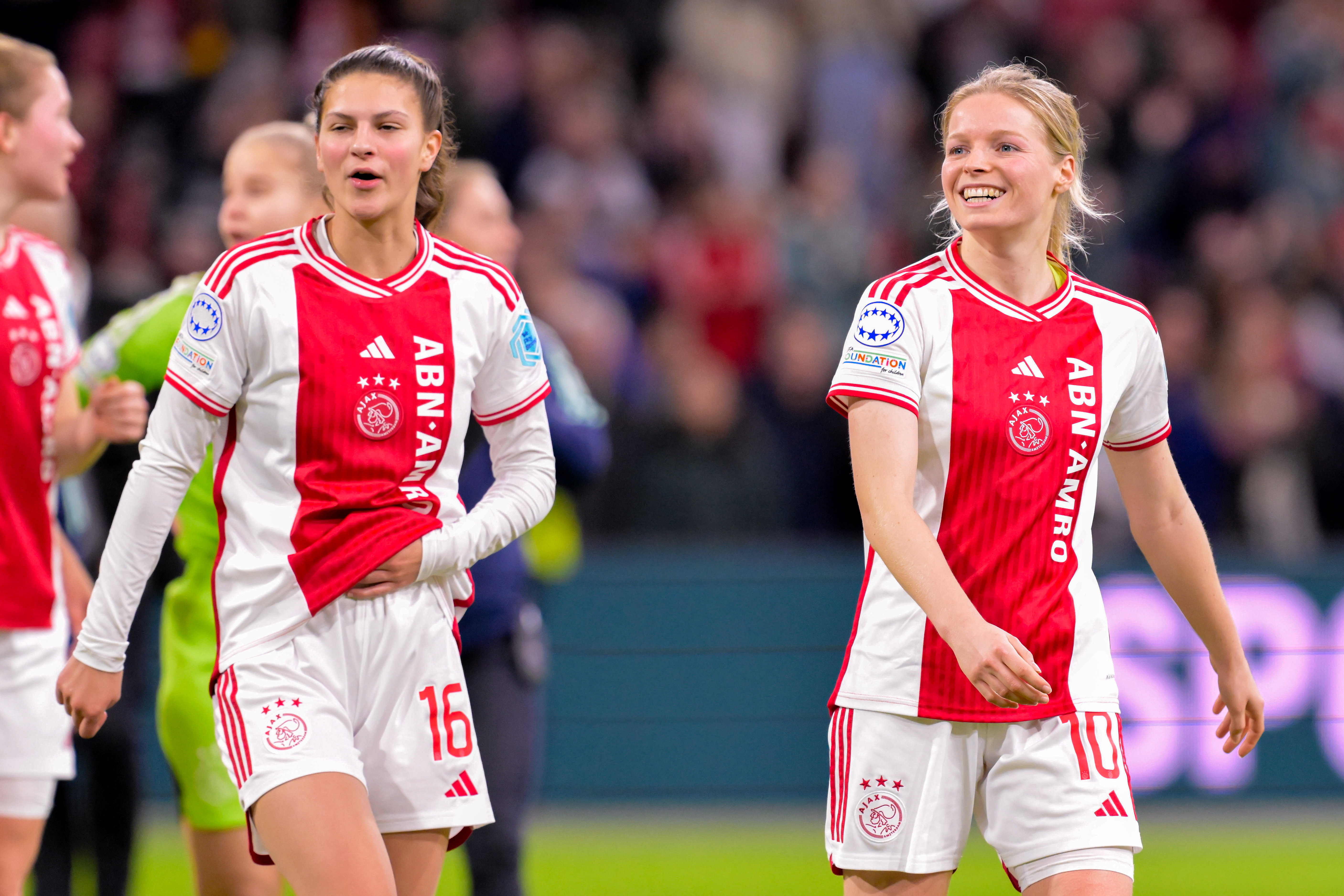 Danique Noordman en Nadine Noordam bij Ajax