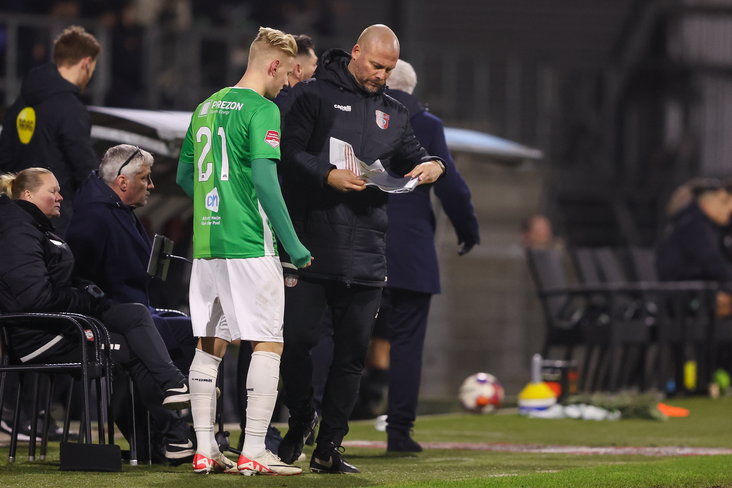 Rody Hoegee als assistent bij FC Dordrecht