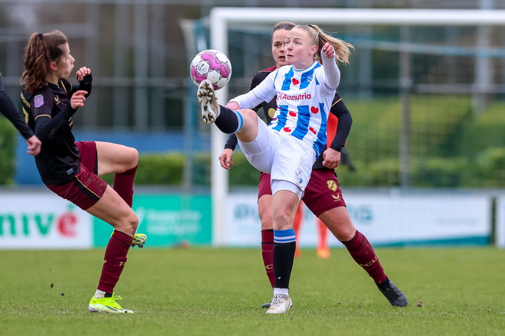Lisanne Dik namens SC Heerenveen
