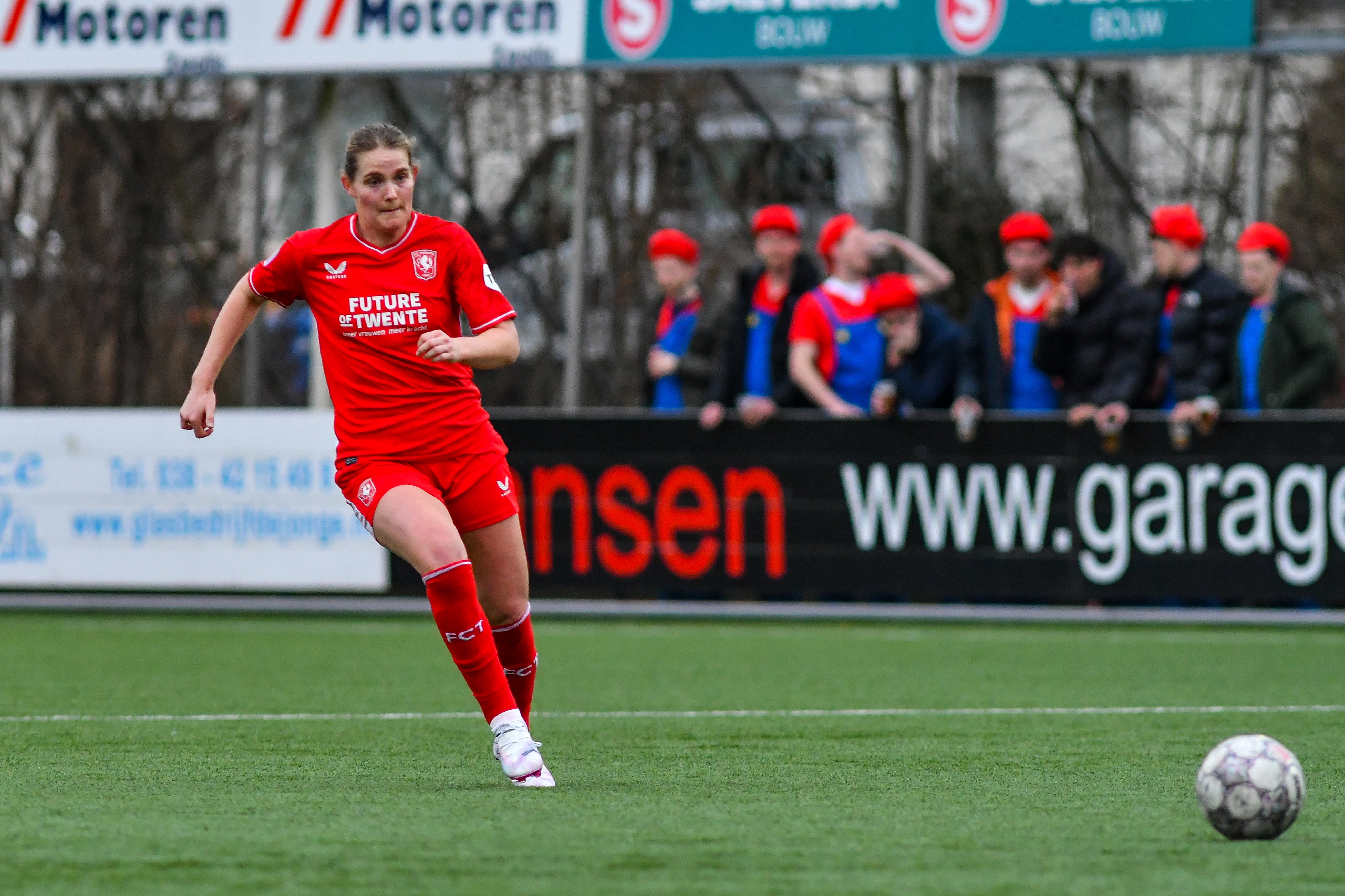Taylor Ziemer in actie namens FC Twente